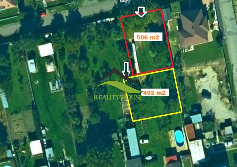 Aerial view of residential plots in Strážske, with dimensions of 506 m² and 492 m².