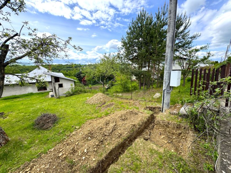 Plots - housing in Lipany with a country house and a green garden.