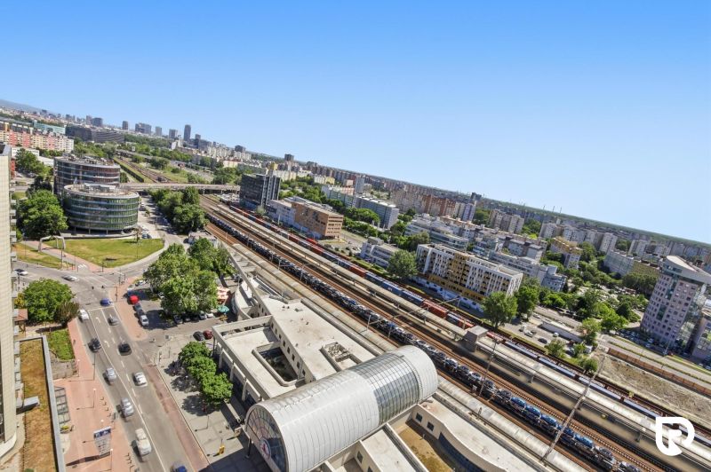 Kopčianska 10, Petržalka: Panorama of the Bratislava railway station and the surrounding urban development.