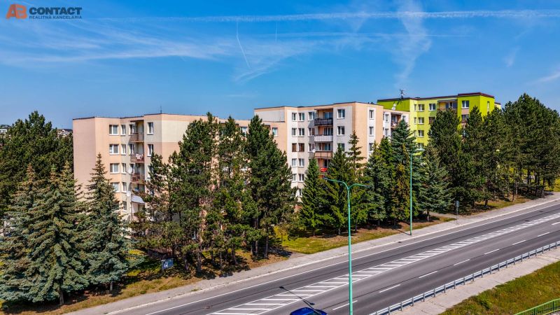 A building surrounded by greenery on Viestova Street in Myjava suitable for a 4-room apartment.