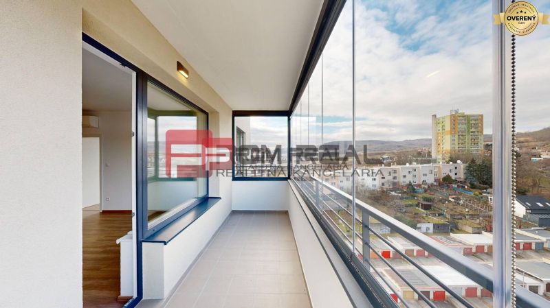 Loggia of a 3-room apartment on Rudroffova Street in Bratislava III with a view of the city.