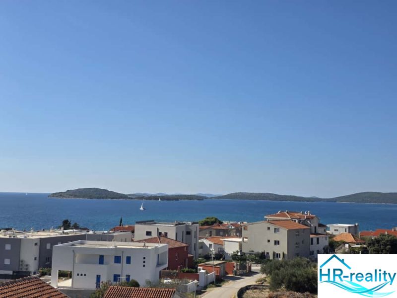 Sea view and islands from a 2-room apartment in Žaborić.