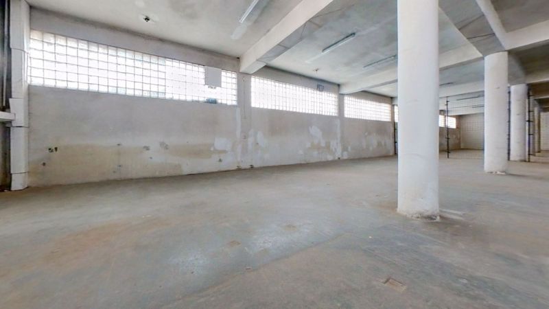 Warehouses and halls with concrete flooring and skylights on Lieskovská cesta, Zvolen.
