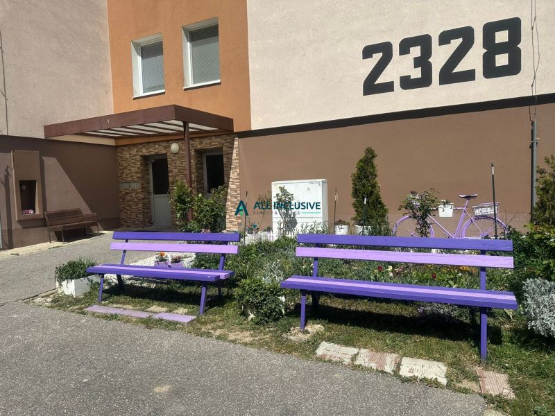 Benches in front of the apartment building on Pavla Országha Hviezdoslava in Topoľčany.