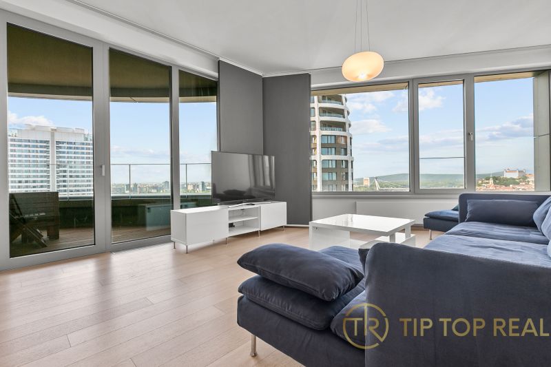 Spacious 3-room apartment with a view on Továrenská Street. Modern interior, large terrace.