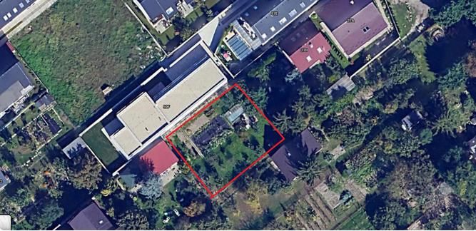 Aerial view of a residential plot on Hrušovská in Bratislava, Vrakuňa.