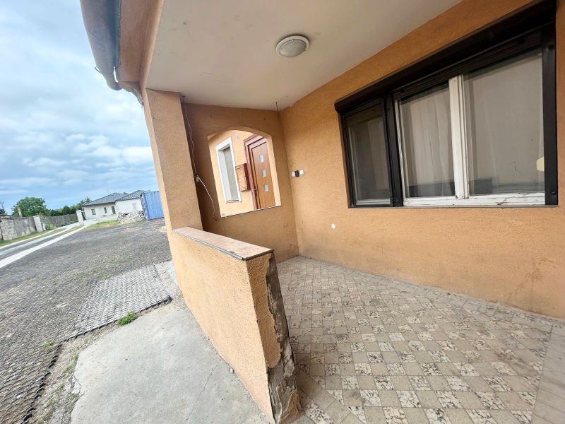 The family house on Krajinská Street in Bratislava - Podunajské Biskupice has a paved terrace.