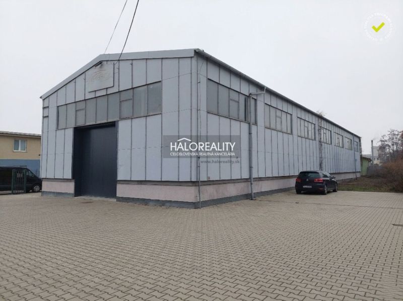 Industrial hall with large parking space in the city district KE - Džungľa.