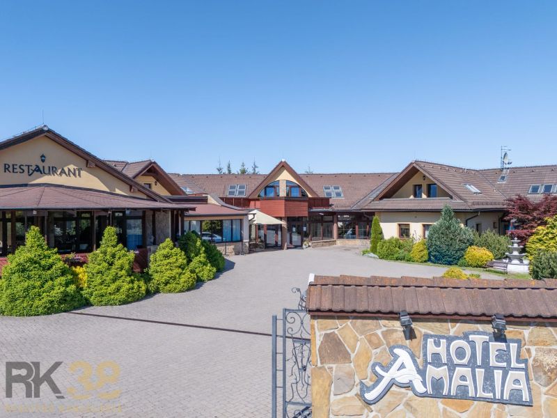 Exterior of hotels and guesthouses in Nová Lesná with a view of the restaurant and surroundings.