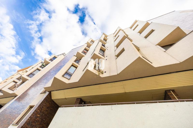 Apartment building on Grösslingova Street in Bratislava - Old Town, view from below of the facade.