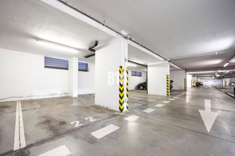 Underground garage with parking spaces on Ďumbierska Street, Bratislava III, 3-room apartment.