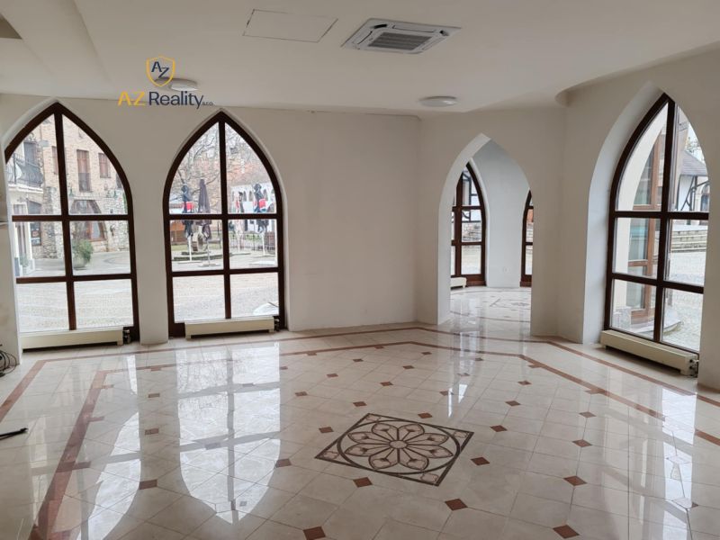 Commercial premises with arched windows and ceramic flooring at the Courtyard of Europe in Komárno.