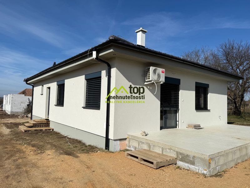 Family house in Oponice with a terrace and air conditioning on a sunny plot.
