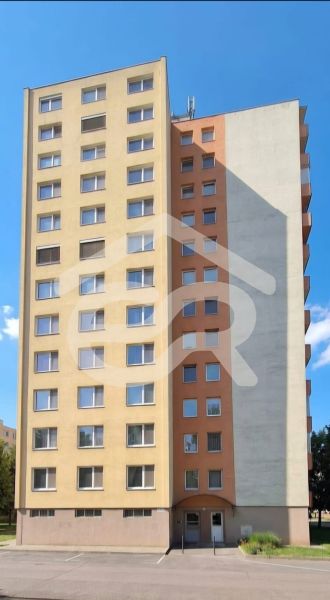 Apartment building on Bazovského Street in Nitra with a 4-room apartment.