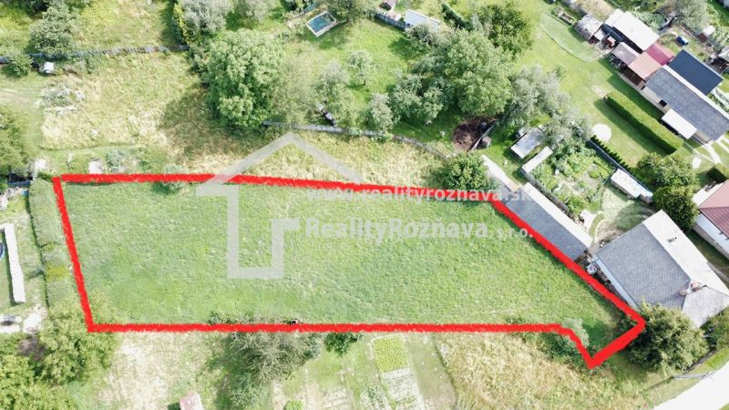 A plot for residential use in Vlachovo, surrounded by greenery, ideal for new housing.