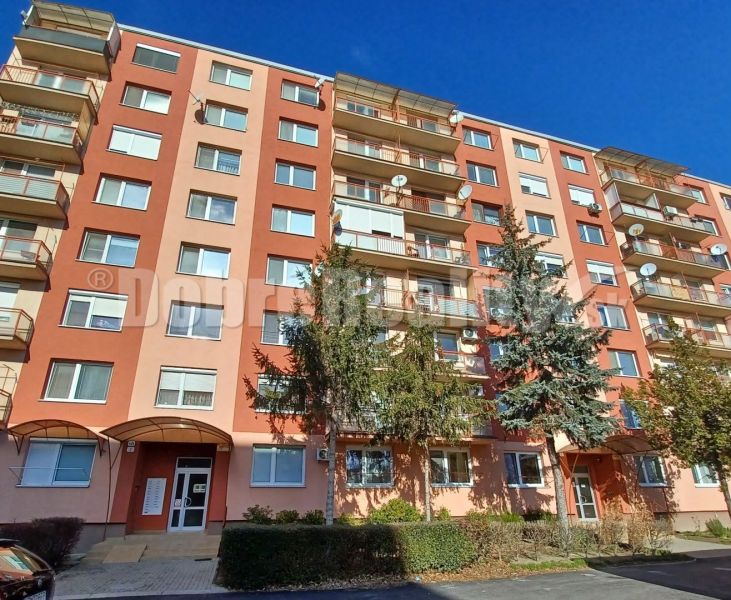 Apartment building on Ľ.Štúr Street in Nové Zámky, ideal for a 1-bedroom apartment.