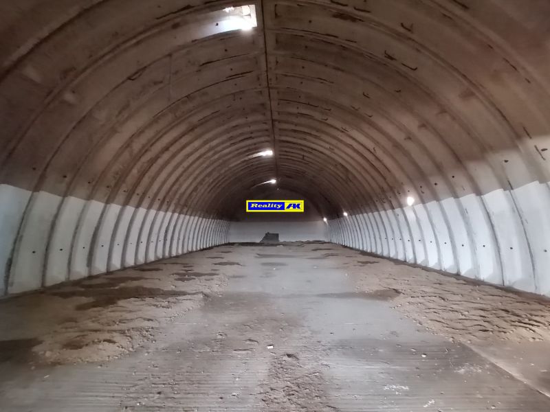 Arched hall with concrete floor, suitable for warehouses and halls in Trnava.