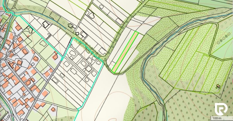 Map of recreational plots in Lysica with parcels and greenery along the stream.
