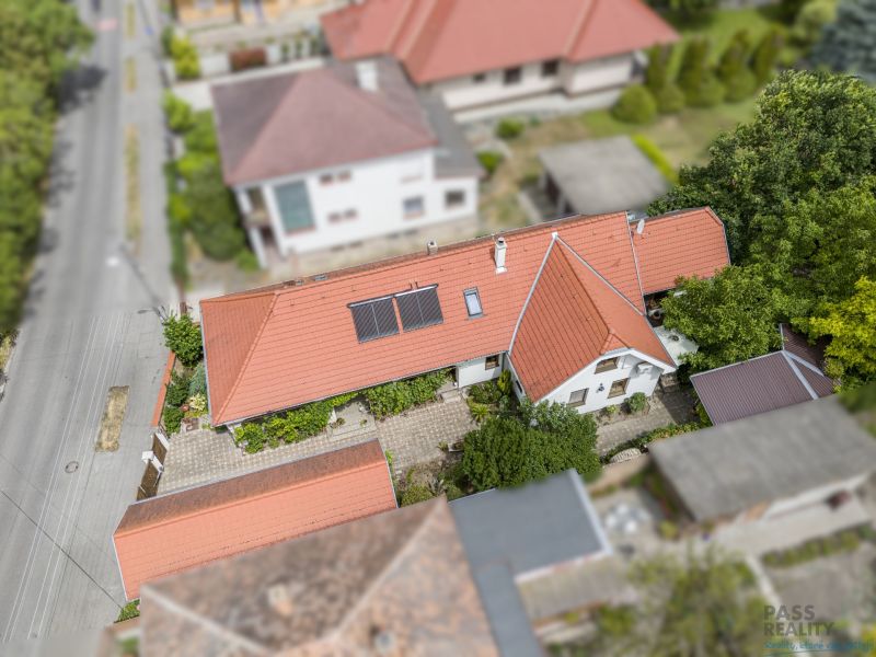 A family house on Čigérska Street in Dunajská Streda with solar panels on the roof.