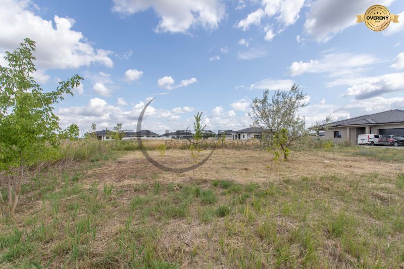 Plots - housing in Zohor on Brezová Street with a view of the surrounding houses.