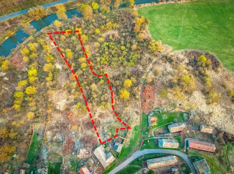 Plots - housing surrounded by greenery in Muľa, ideal for peaceful living near nature.