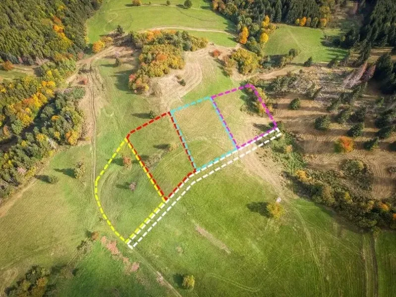 A parceled land surrounded by nature in unique real estate near Banská Štiavnica.