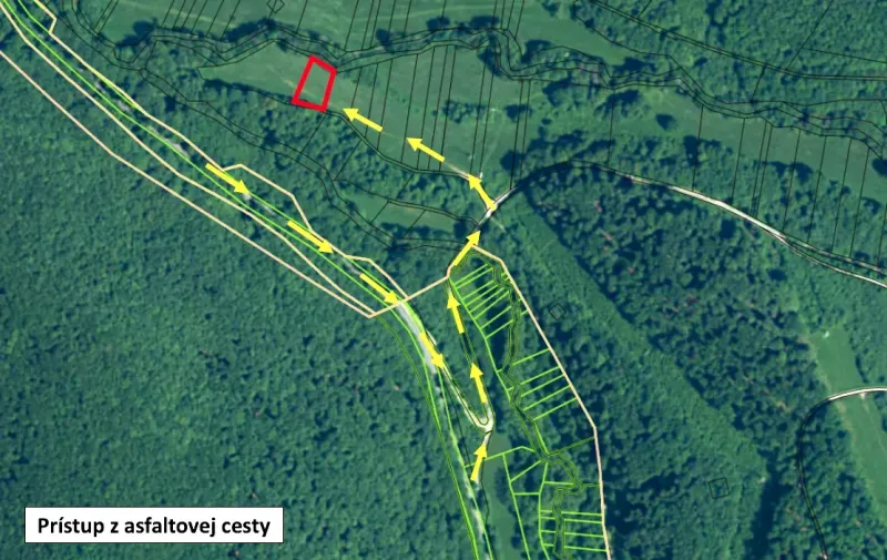 Map in the Gardens in Horná Ves depicts the route through the forest terrain.