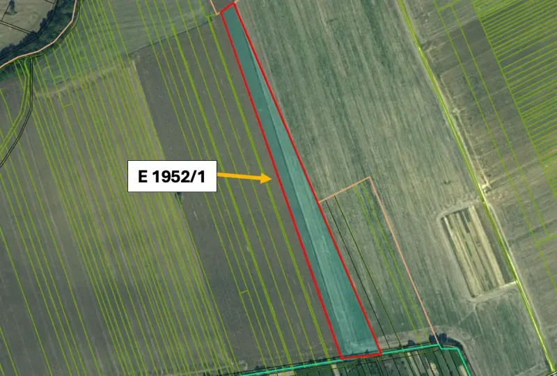 Aerial view of properties in the Vechec area marked as Special Real Estate.
