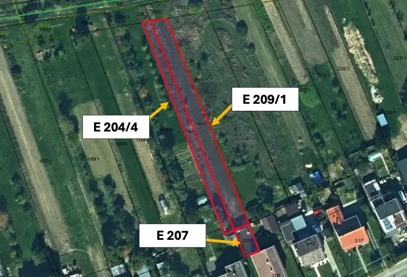 Aerial view of parceled out peculiar properties in Vechc with marked plots.