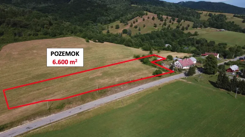 A residential plot in Čabalovce, size 6,600 m², offers landscaping possibilities.