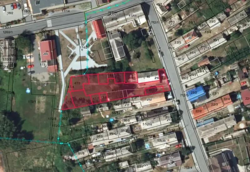 Cadastral map of residential plots in Hrnčiarska Ves with marked parcels.