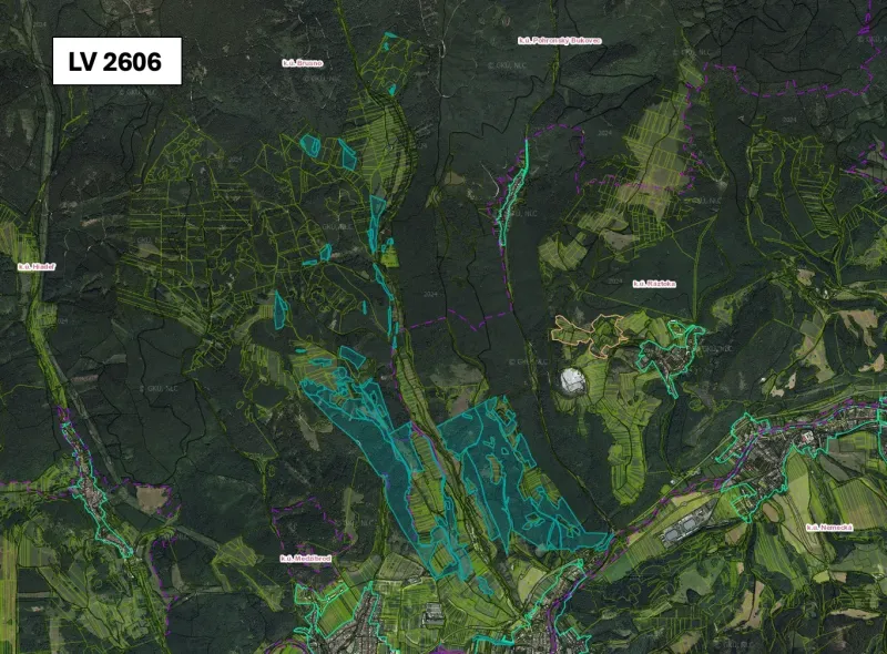 Map of agricultural and forest land around Brusno with marked parcel data.
