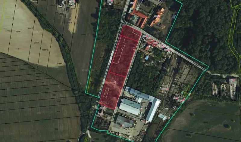 Aerial view of residential plots in Parchovany with marked parcels.