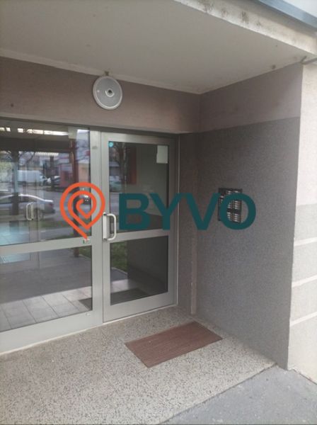 Entrance to the building on Krajná in Bratislava-Ružinov, suitable for a 3-room apartment.