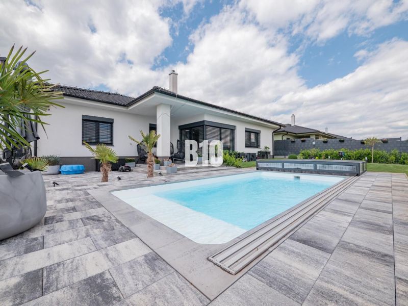 A family house in Nitra with a garden, swimming pool, and terrace.