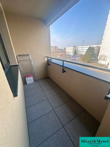 The balcony of a 2-room apartment on ARBORIA street in Trnava with a view of the surroundings.