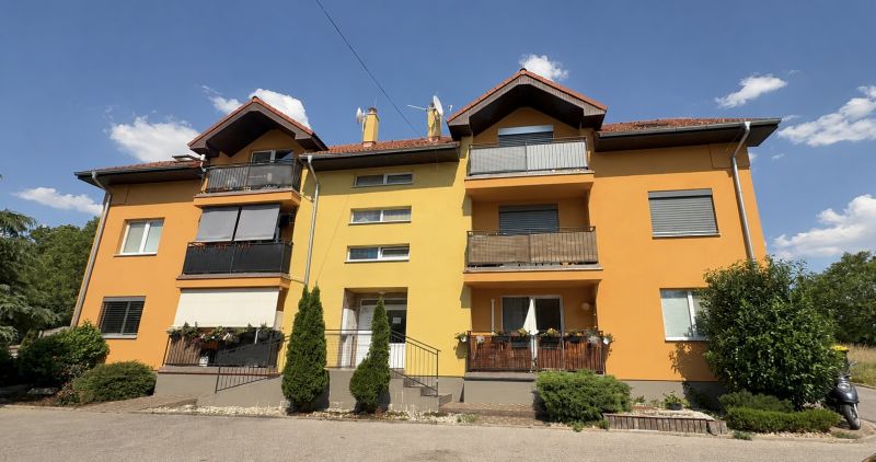 3-room apartment with a balcony in a brick building in Veľký Lapáš.