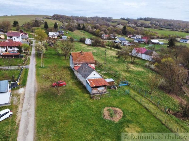 A family house in the village of Volica surrounded by nature and green meadows.