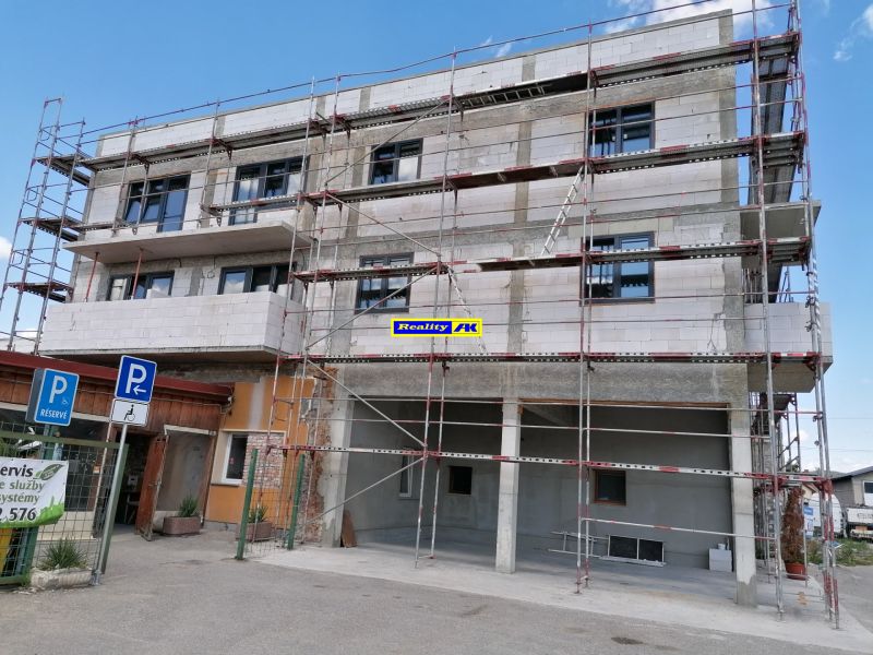 Building under construction on Tomčany Street in Martin, suitable for a 3-room apartment.