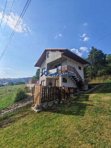 A family house on Pivnička Street 430 in Hriňová with a spacious plot and a view.