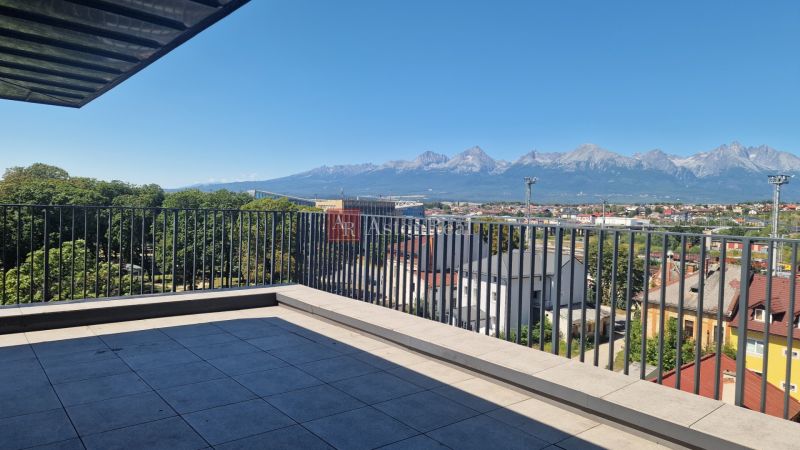 Terrace of a 3-room apartment on Hviezdoslavova Street in Poprad with a view of the High Tatras.