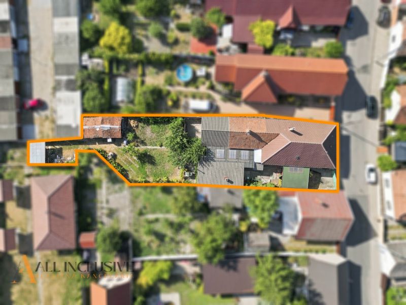 Aerial view of a family house in Veľký Meder with a garden.
