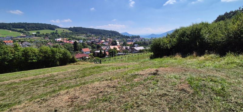 Plots - housing in Nesluša surrounded by nature with a view of the village and hills.