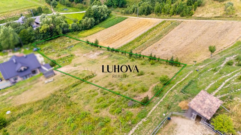 Aerial view of properties - housing in Lysá pod Makytou on Strelenka Street, surrounded by greenery.