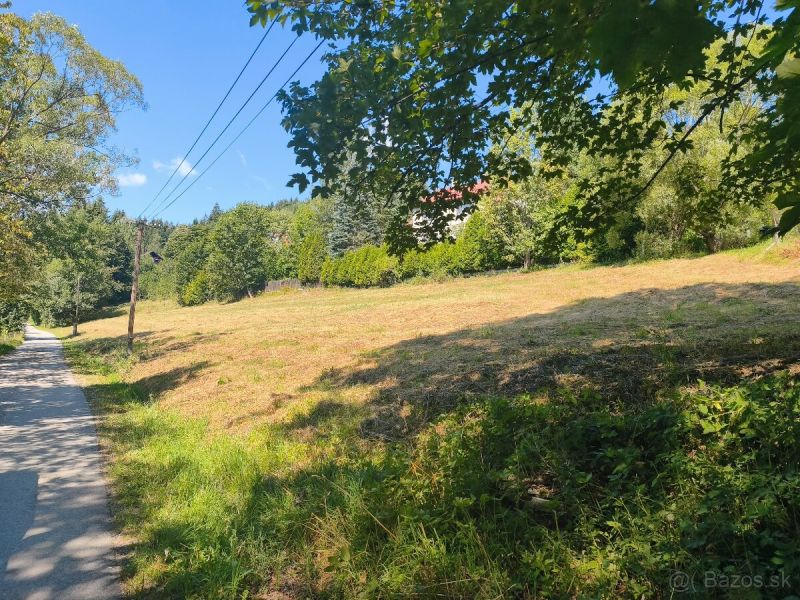 A plot for residential use on Kornica Street in Klokočov, surrounded by greenery and forests.