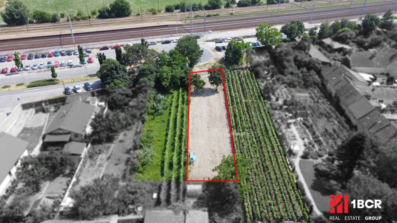 Land in Pezinok on Holubyho Street, suitable for living, close to the railway track.