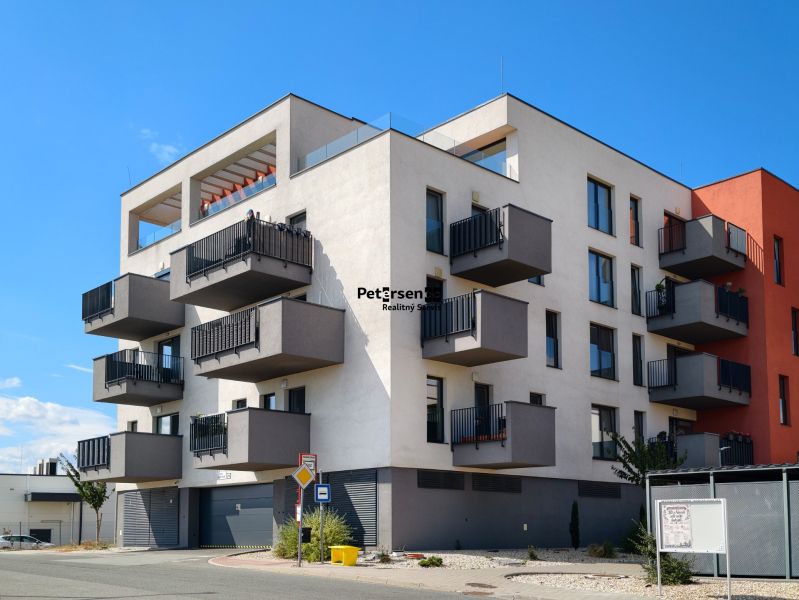Residential building with balconies on Zelená strana in Košice, Dargovských hrdinov district.