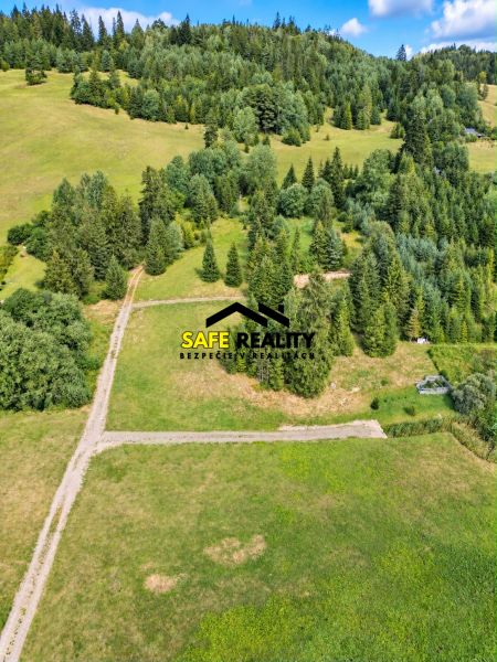 Greenery and meadows ideal for plots - living in Oravská Jasenica, surrounded by forests and nature.