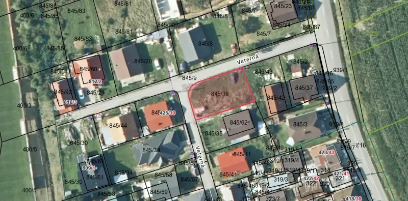 Map of Residential Plots in Raslavice with Parcel Numbers and Veterná Street.