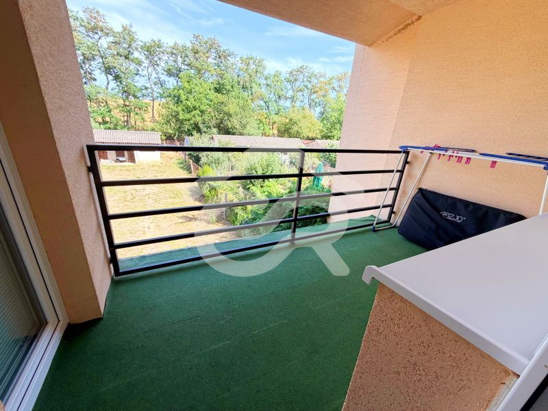 A balcony in a family house with a view of greenery in Lúčnica nad Žitavou, Vajka nad Žitavou.